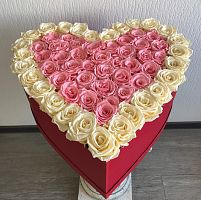 75 бело - розовых роз в сердце