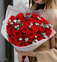 17 красных роз купить за 1 550 грн.